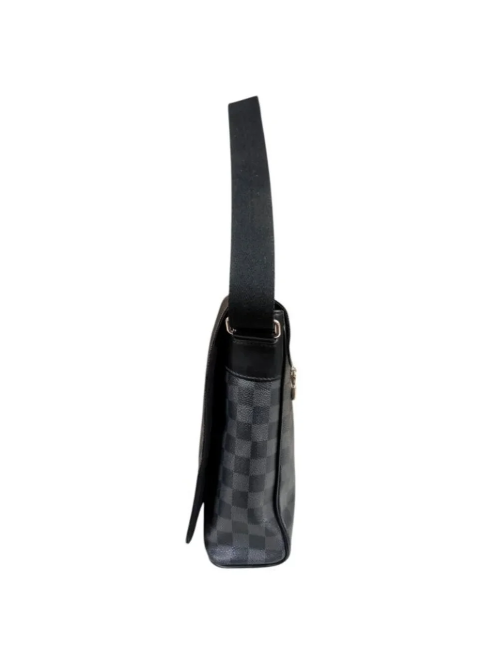 Louis Vuitton District MM NM Damier Graphite Shoulder Bag Canvas Black